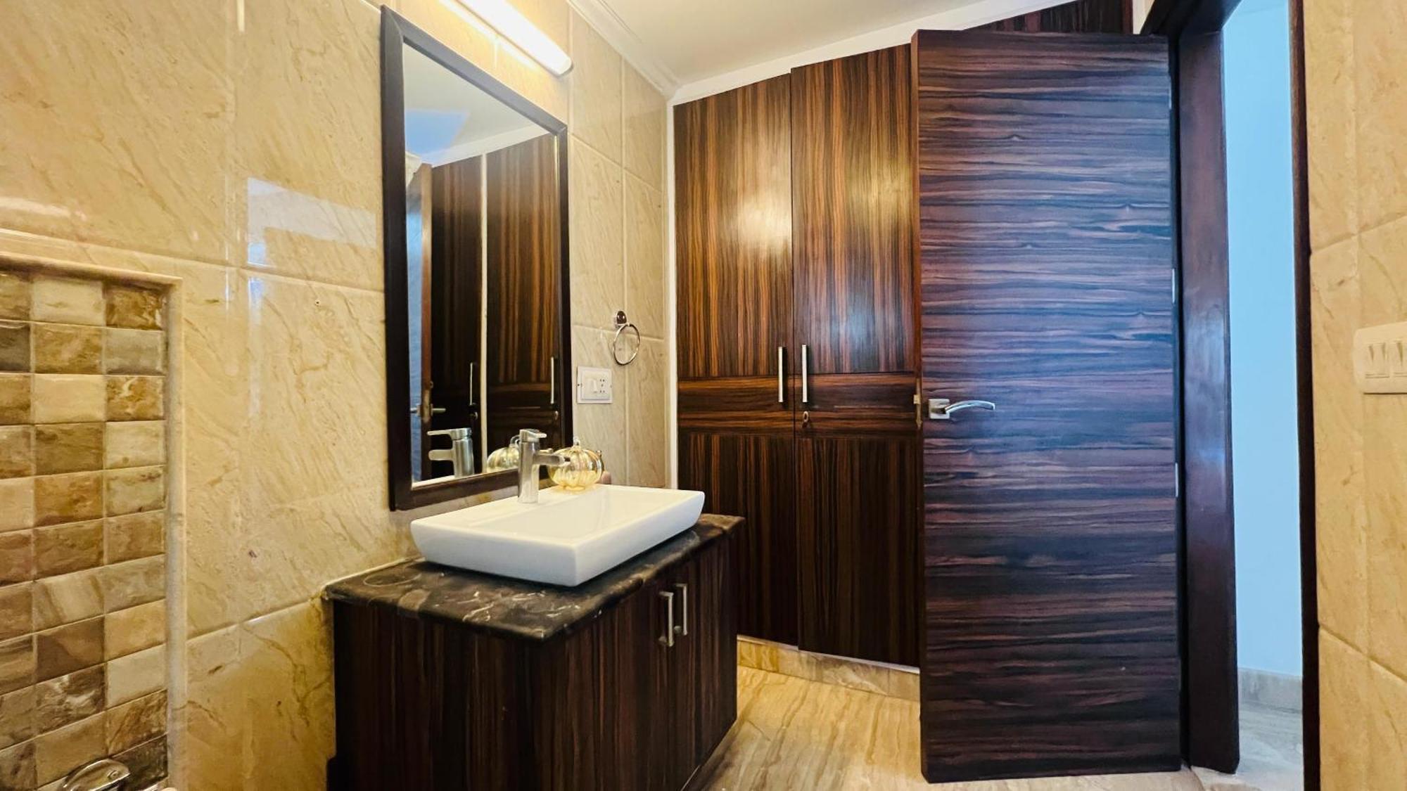 Olive Serviced Apartments - New Friends Colony นิวเดลี ภายนอก รูปภาพ